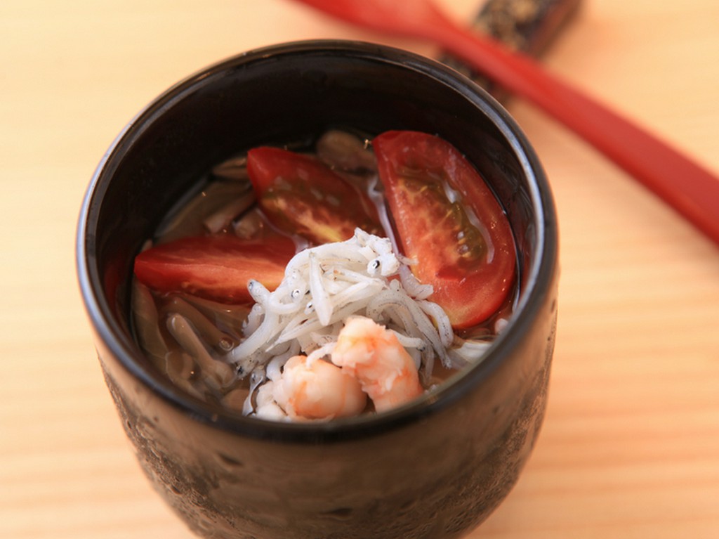 和風出汁の風味を効かせた爽やかな夏の一品『冷製茶碗蒸し』