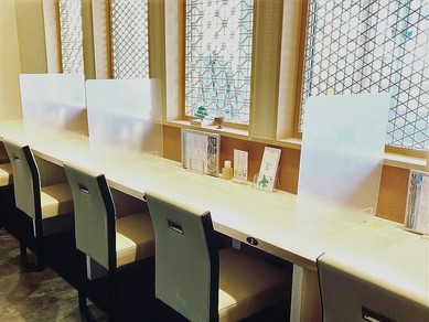 お一人での出張や旅行に最適…アクリル板設置で安心・安全に。