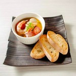 ほのかに香る大葉の風味。すりおろした長芋と焼き上げることで、食感がふわトロに。
ハーフサイズ 1,100円（税込）