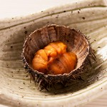 ミョウバン不使用だからこそ味わえる、濃厚なうにの甘みをお愉しみください。