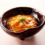 海鮮と季節の野菜の盛合わせ。
自家製の雲丹塩で素材の旨味をご堪能ください。