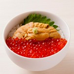 イクラ・カニ・サーモン・ホタテの中からお好きな1種をお選びください。
【価格】レギュラーサイズ 6930円
【価格】Sサイズ 5280円