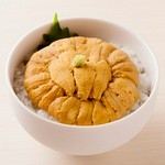 うに味噌の香ばしさに大葉の爽やかな香りが
食欲をそそる一品です。