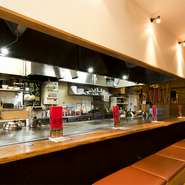 飲み放題付きのボリューム満点なコース料理は、歓送迎会や忘年会などさまざまな宴会にお誂え向き。気心知れた仲間との飲み会、最大30名までの貸し切りにも対応しています。