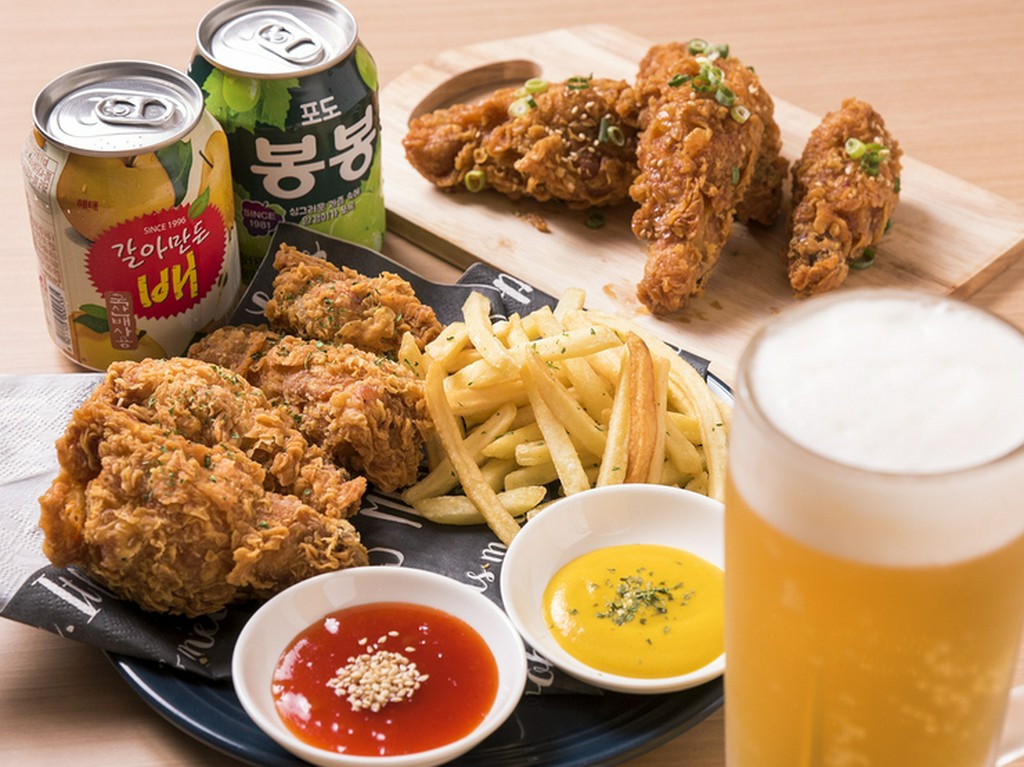 サクサクとした食感がクセになる当店手作りのオリジナル『フライドチキン』