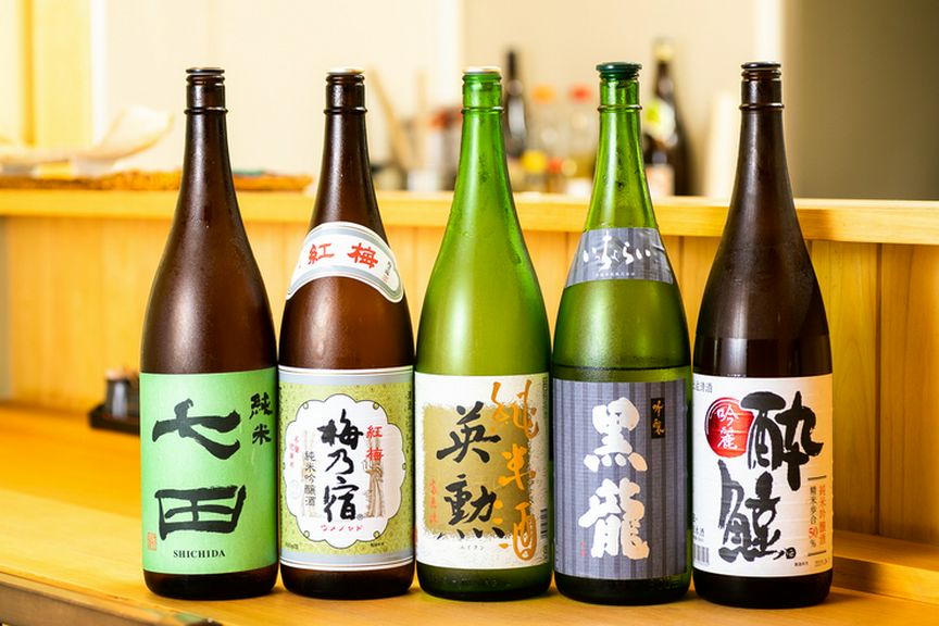 厳選された日本酒。毎月おすすめの銘柄も用意