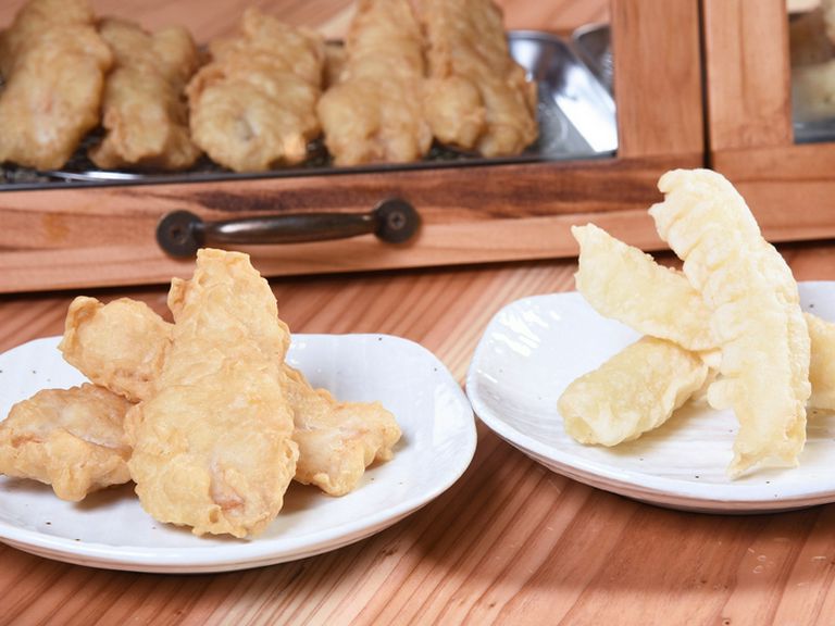 沖縄の「おやつ」、サクサク食感がクセになる『魚・イカの天ぷら』