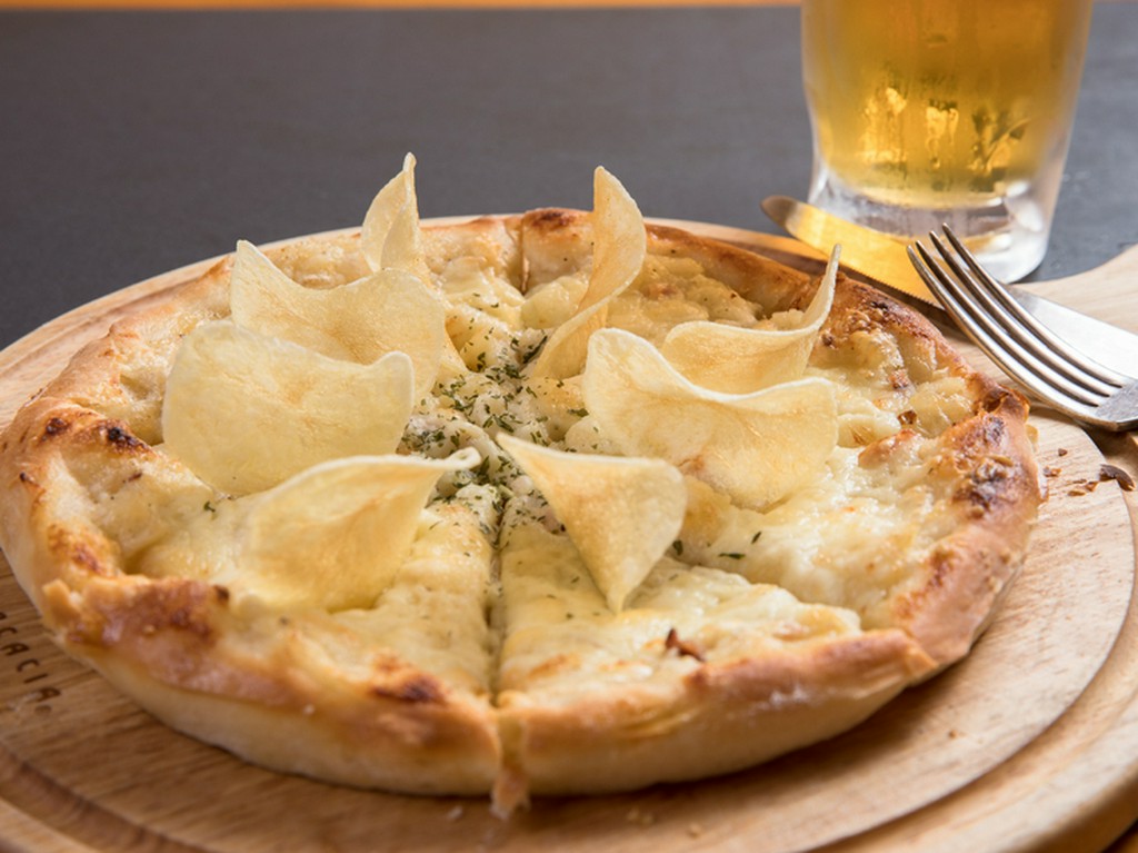 幅広く愛される手づくりピザ『ポテマヨピザ』