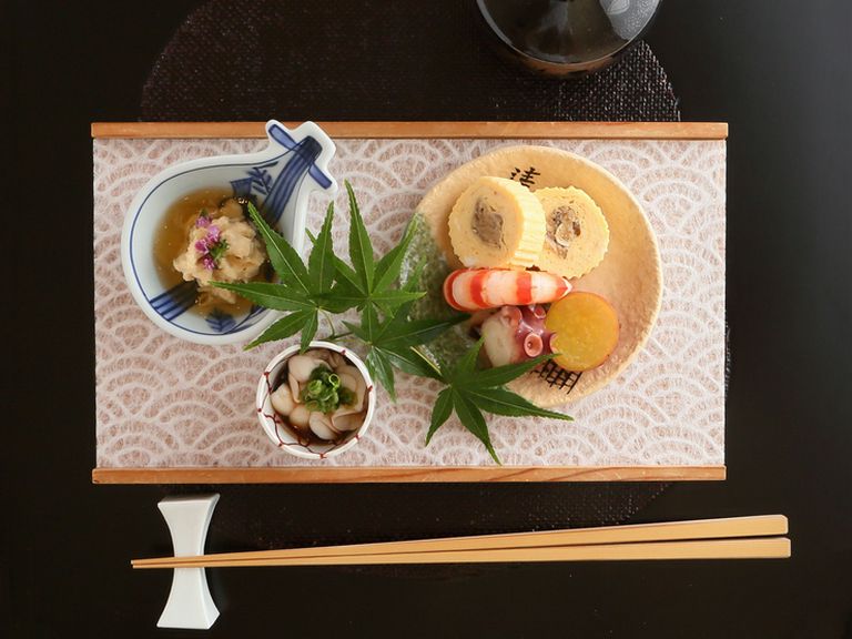旬の味覚を堪能。食材の魅力を生かした繊細で多彩な献立