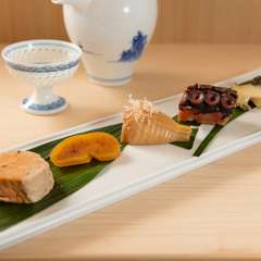 店主自慢のおまかせコースです。 季節に合わせて旬の食材をお届けします。
