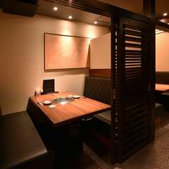 二人だけの時間を満喫できる、居心地抜群の半個室で記念日デート