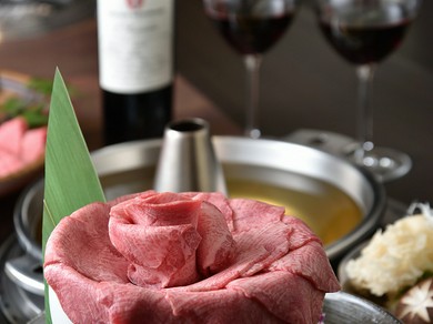 厳選した黒毛和牛と世界のワインが織りなす繊細なマリアージュ