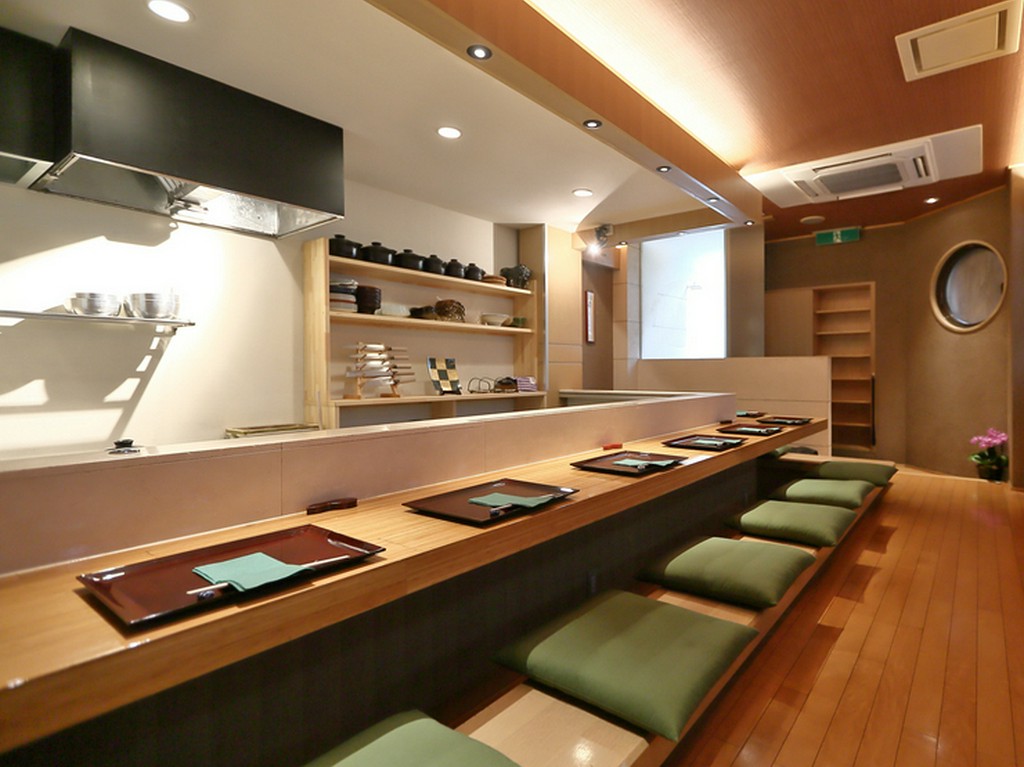 美味と向き合い和やかな時間を過ごせるカウンター席