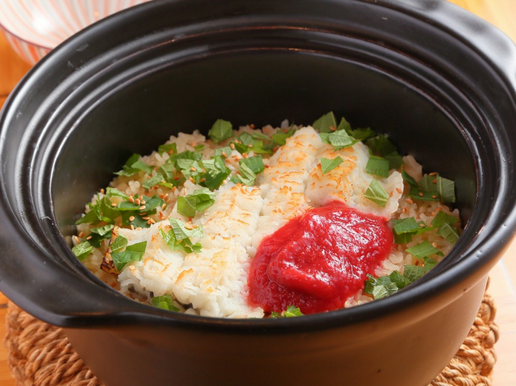 全てのコースに含まれる、至福のお食事『季節の土鍋ご飯』