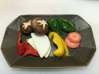 金時人参 万願寺唐辛子 京鏑
椎茸 パプリカ 等 京野菜と季節の野菜を
併せて御提供致します。