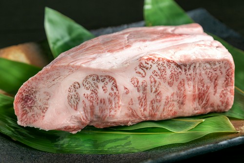 とても柔らかく、脂の甘みが際立つ鹿児島黒牛