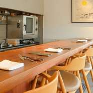 カウンター席もあるので、お1人さまでも安心して入れます。仕事で忙しい毎日、たまにはプチ贅沢もいいものです。自分へのご褒美に、ランチはコース料理にしてみてはいかがですか？