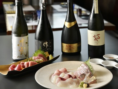 旬の新鮮魚介を刺身で贅沢に味わえる『鮪盛り合わせ』と『酔天喰盛り』