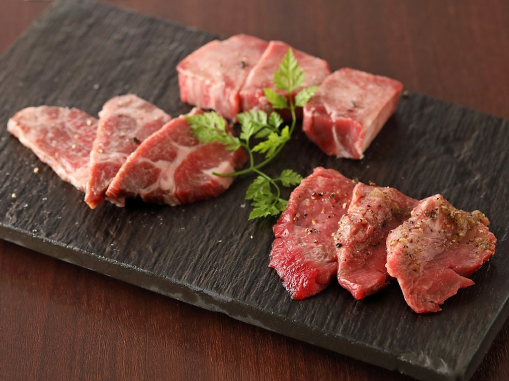 濃厚な牛肉の美味しさを引き立てる、上質なワインをセレクト