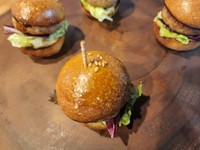 大豆ミートのハンバーガー