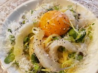 フレッシュなイカのねっとりさと玉子のねっとりさを掛け合わせた一皿。