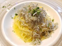 たっぷりとシラスを使ったオイルパスタです。