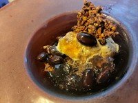 自社農園で収穫された黒豆を様々な食感や調理法を用いたバリエーション
