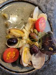 魚介の旨味を最大限に引き出した出汁を是非パンなどに浸してお召し上がりください。