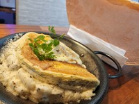 フワフワの口に入れるとなくなるタイプです。トリュフの香りとラクレットチーズの相性◎