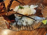新鮮な伊勢海老をそのままご賞味くださいませ。