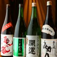 日本酒は、料理に合わせて常時3～5種類揃っています。中でも喜久水『雪降り仕込み』（秋田）はぜひ味わいたい銘酒です。メニューに載っていない隠し酒もあるので、詳細はスタッフにお尋ねを。