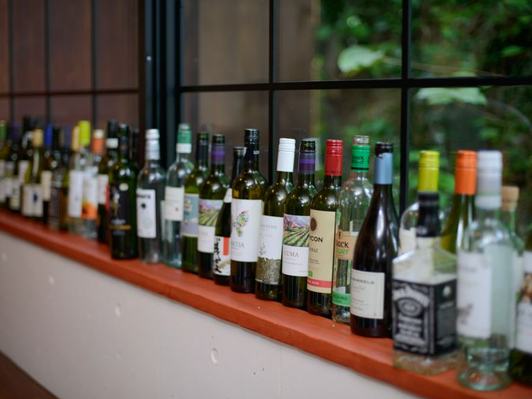 その時仕入れる魚介や仕込む料理に合わせて揃えるワイン