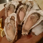 釧路直送　活　仙鳳趾　生牡蠣