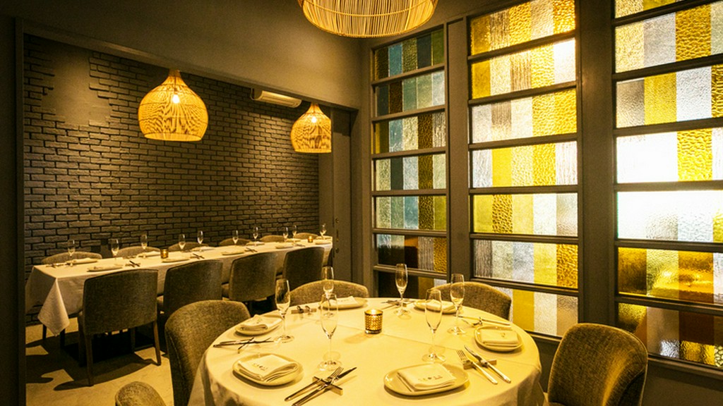 幅広いシーンと人数に対応する変幻自在な大・小の個室