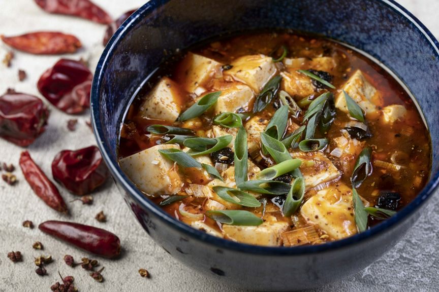 自家製麻婆ソースが生み出す奥深い味わい『激辛四川麻婆豆腐』