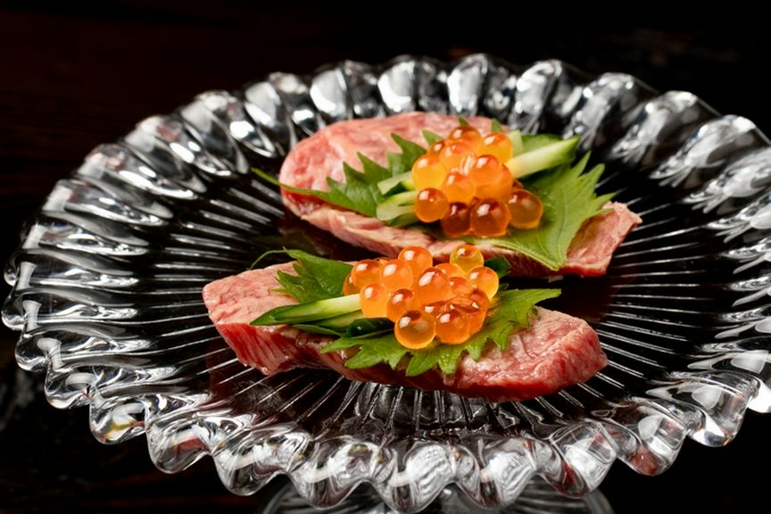 山形牛炙りいくら包み