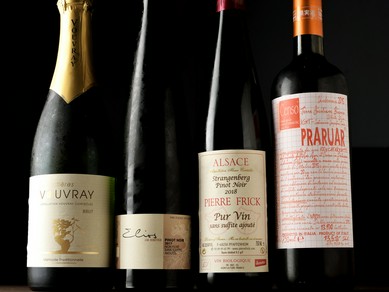 口当たり良く優しい味わいが特徴。ナチュールワインに舌鼓