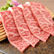 『イチボ』とは、尻の骨周りの部位のこと。上質な脂は甘みがあり、いかにも肉らしい味わい。あっさりとしながらもジューシーなおいしさは、脂っぽさが苦手な方にも好評です。