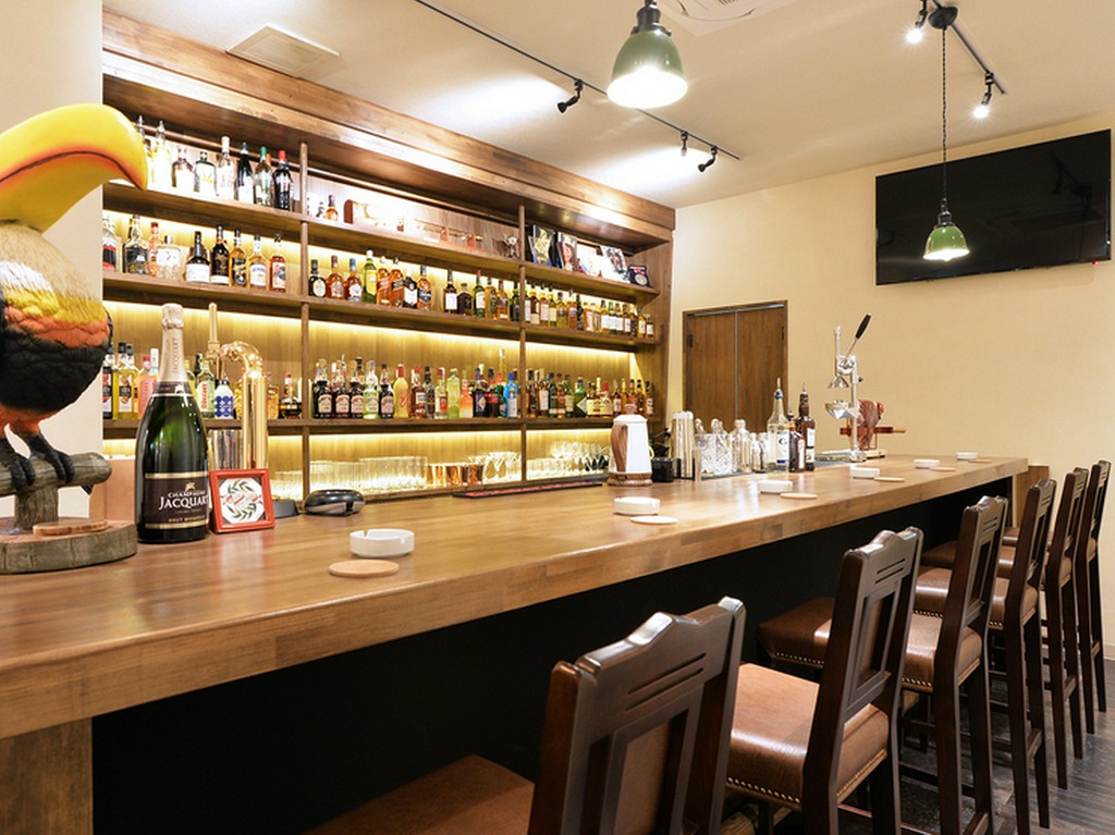 ちょい飲みからじっくり飲みまで、カウンターでひとり飲み満喫