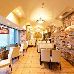 最大60名様まで収容可能な広々とした店内。貸切もOK！