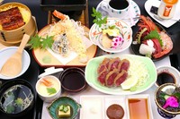 1品ひとしな手間暇かけて、丁寧に組み立てられた季節の御膳。各種宴会に法事法要やお祝いごと、各種イベント・ミーティングなど、ビジネス・プライベート問わず大切な場面で心強い存在です。