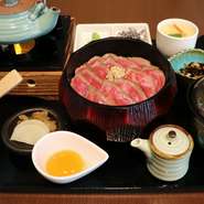 ランチ、ディナーそれぞれ数量限定となります。

ご希望のお客様はご予約いただくか、ディナータイムのご利用をお勧めいたします。