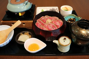 最高ランク黒毛和牛使用　和牛ひつまぶし御膳　紅(くれない