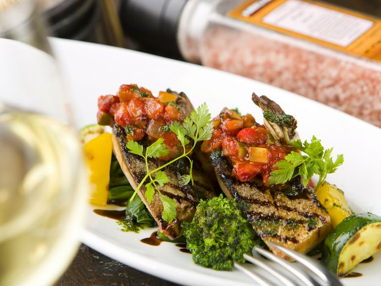 鮮魚介の持ち味を活かした『本日入荷のお魚おすすめ料理』