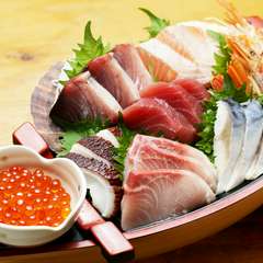 鮮度抜群！　『漁火名物　三陸漁師の船盛り　刺身7点盛り　イクラ付』