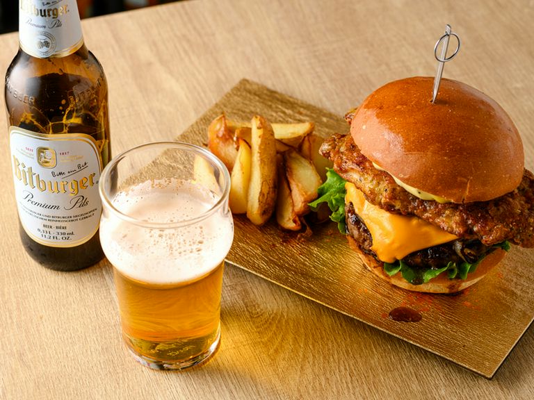 ハンバーガーと楽しみたい、クラフトビールを各種取り揃えています