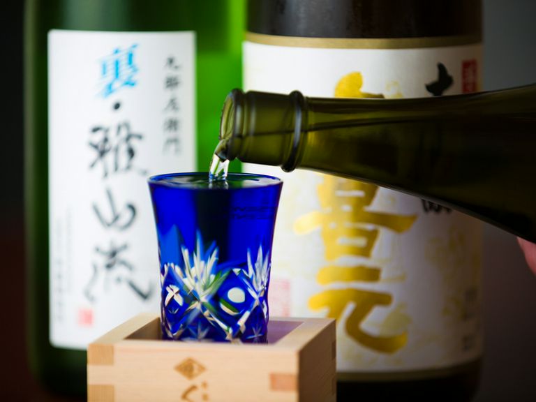 おいしい日本酒を美しいグラスで飲む、至福のひととき