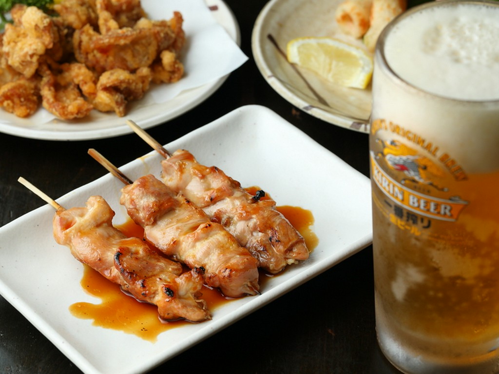 思い思いに酒が満喫できるのは大衆居酒屋ならではの楽しみ