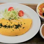 Cheese Omelette Set
季節のサラダと果物
バゲット
コーヒーor紅茶orオレンジジュース