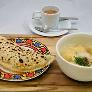 Russian dumplings with red fish "Pelmeni"
& cheese "kutab" (Russian・Uzbek)
コーヒーor紅茶orオレンジジュース